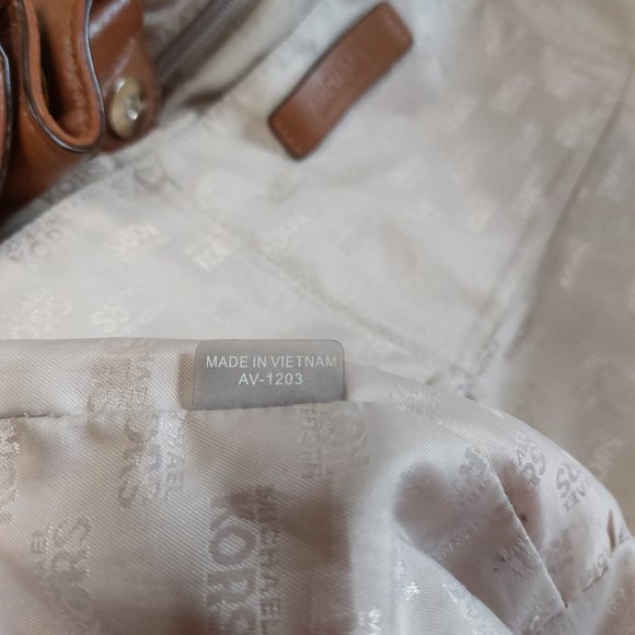 Michael Kors Astor Ring Tan Leather Tote - Picture 9 of 13